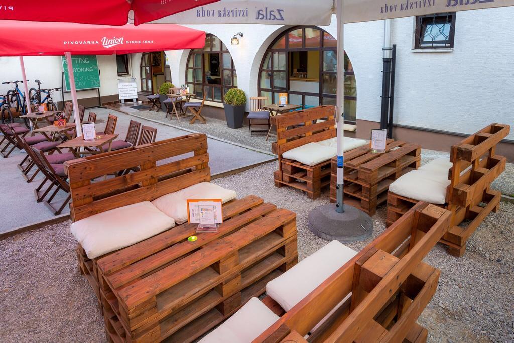 1A Adventure Hostel Lesce  Exterior foto